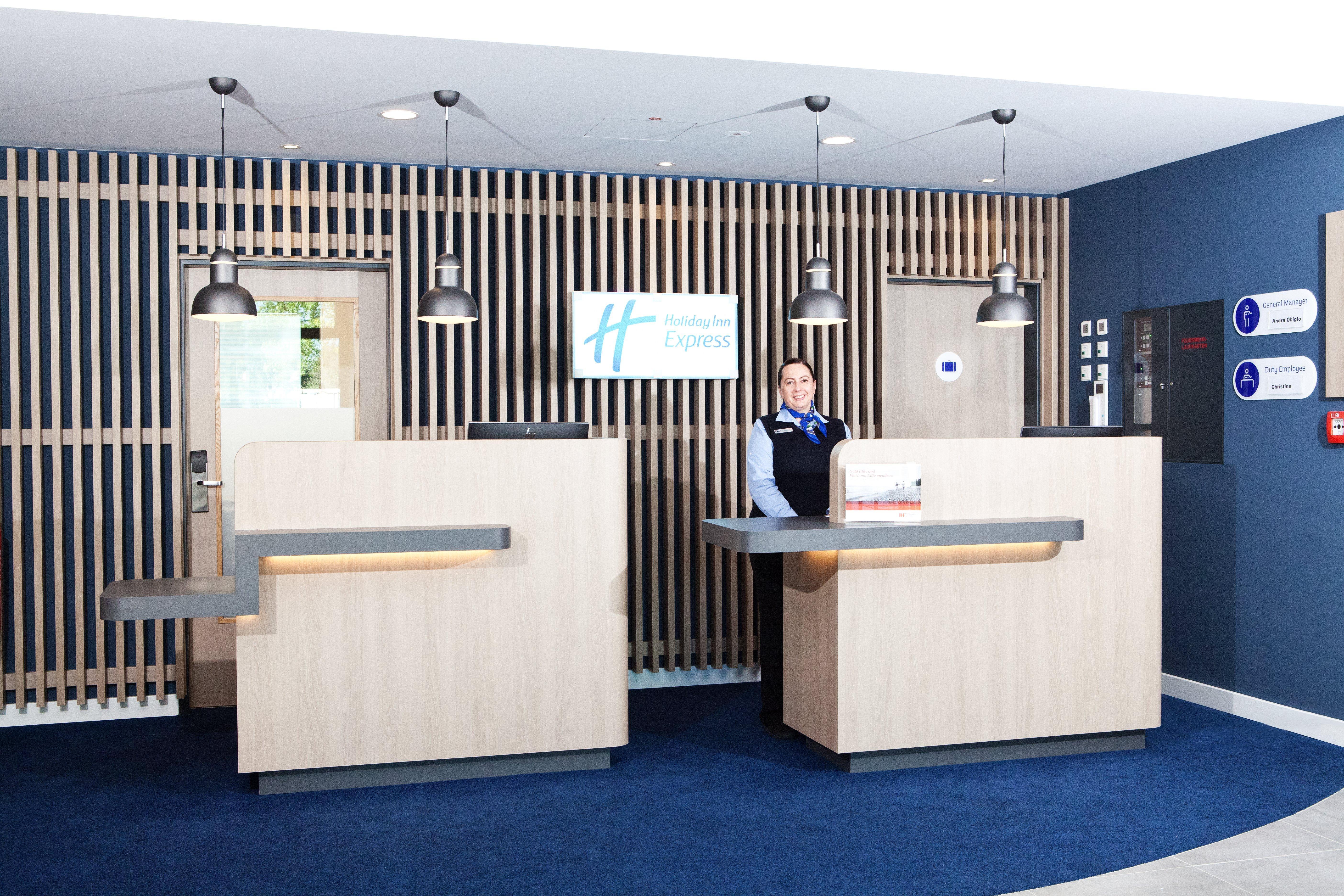 Holiday Inn Express Frankfurt Airport - Raunheim By Ihg Exterior foto